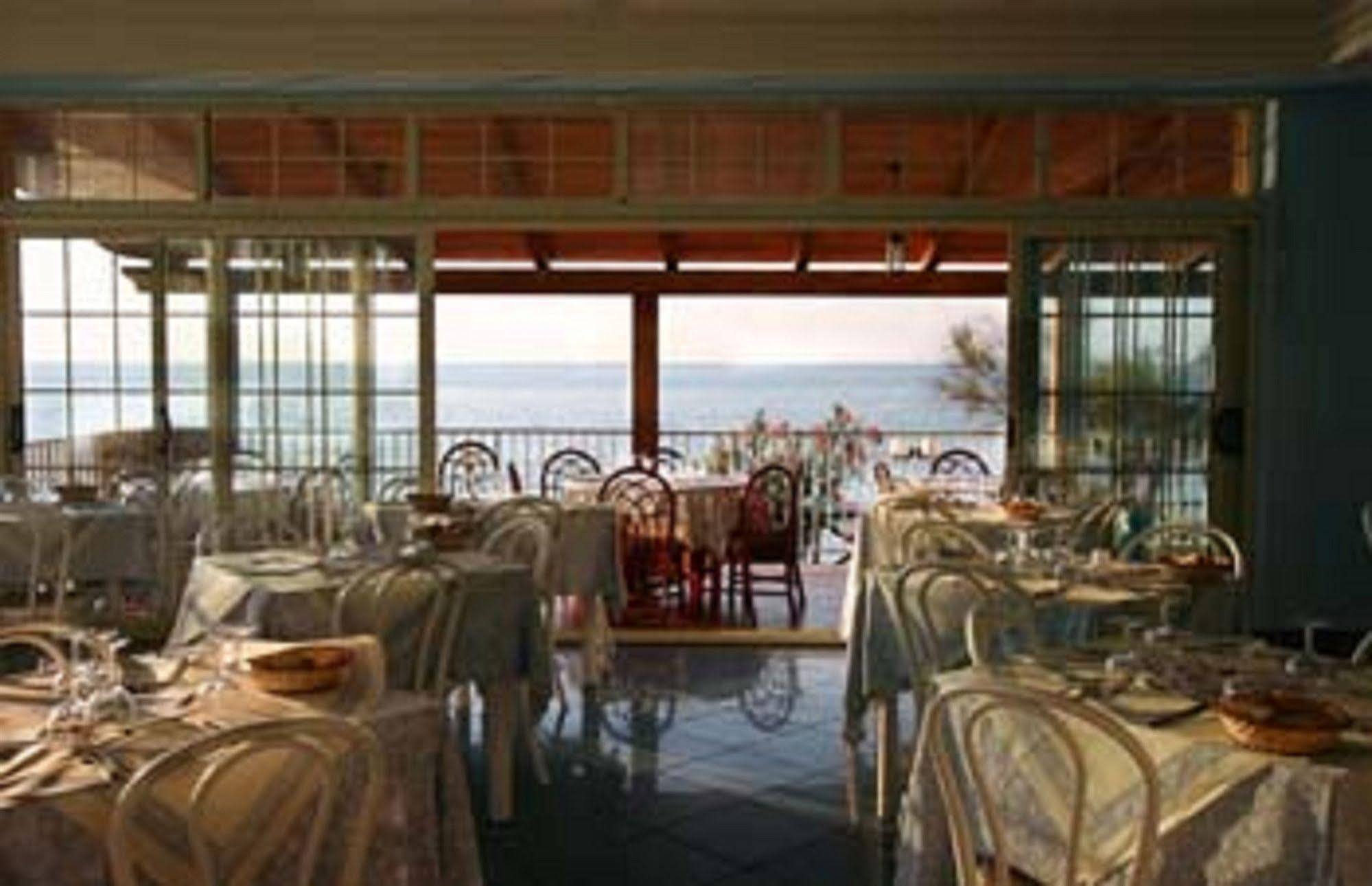 Baia Tropea Resort Parghelia Restaurant photo